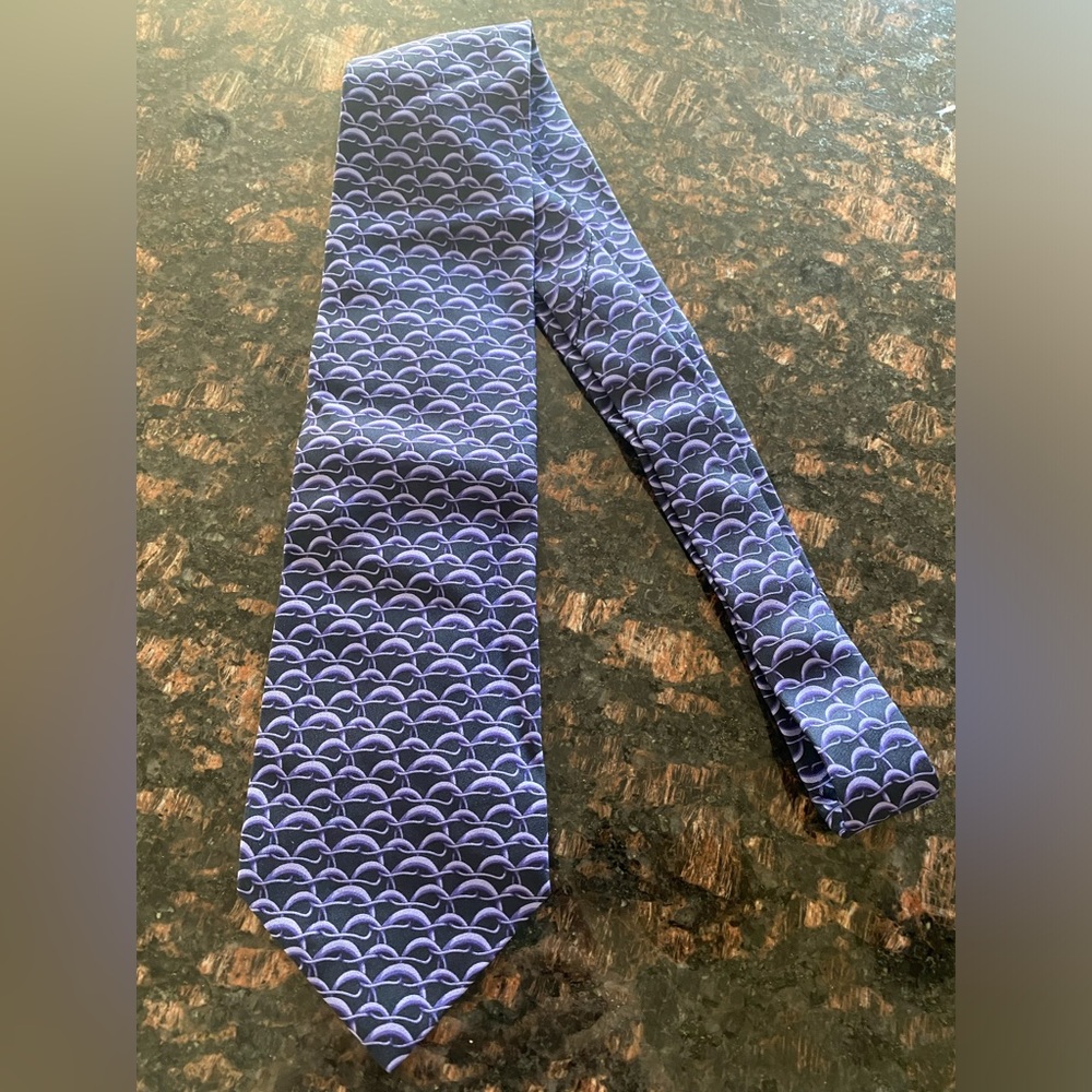 GUCCI Black and Purple Chain Link Printed Silk Necktie Italy
